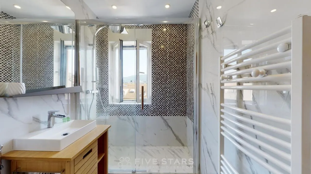 Zhara Suite Five Stars Holiday House - Generale Nice 0*,